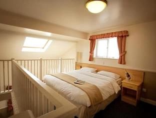 Moreton Park Hotel