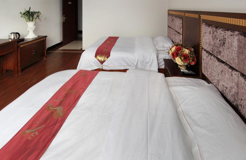 Mount Emei Potatoes Hotel
