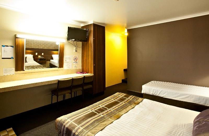 Sarina Motor Inn