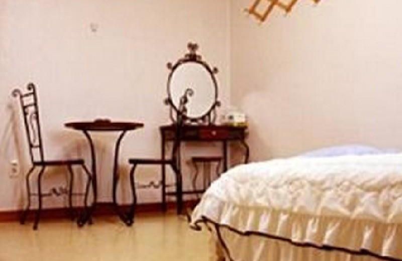 Goodstay Phoenix Spa Hotel
