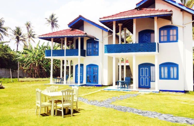 LACE ROCK BEACH CABANAS