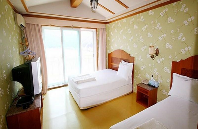 Goodstay Jangseungpo Beach Hotel