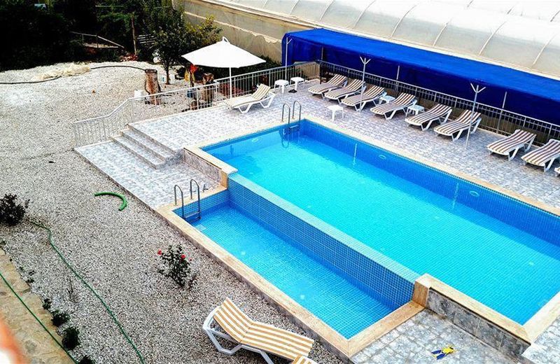 Rose Pension