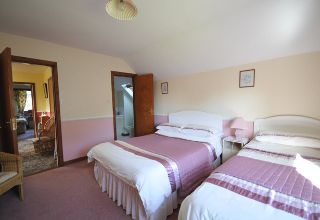 Crossriver Bed  Breakfast