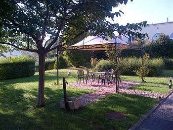 Outdoor Pictures 24
