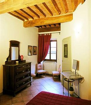 A CASA DI ANELIA