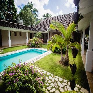 Tracadero Beach Resort