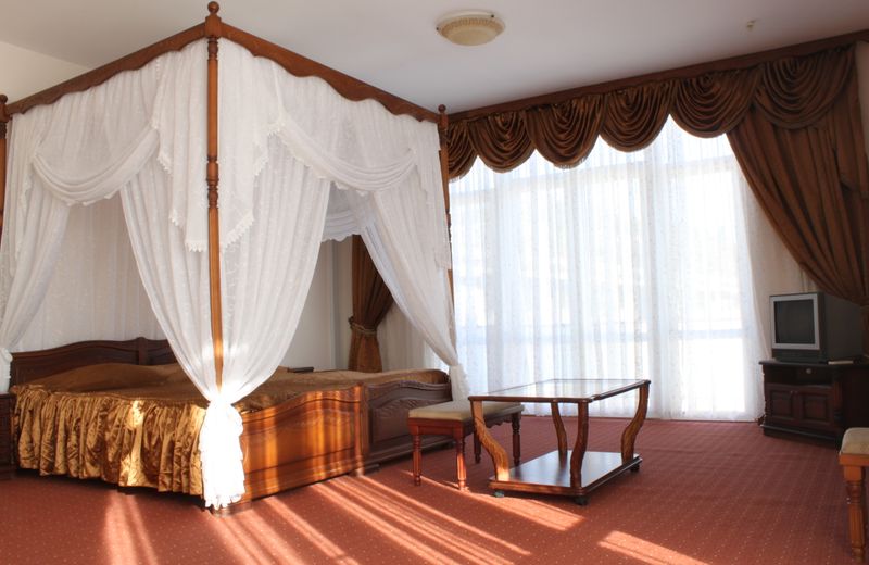 Breez Hotel