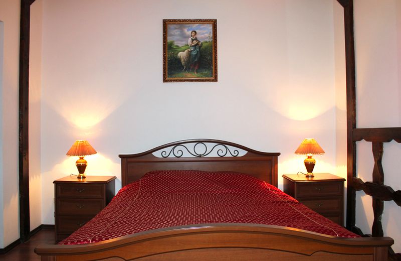 Tau-Tash Hotel