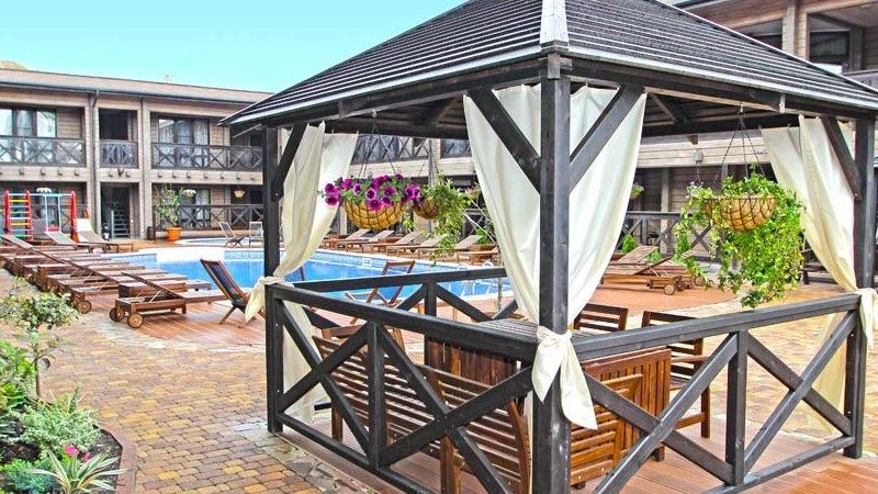 Zhuravli Hotel