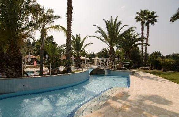 Lagomandra Beach Hotel