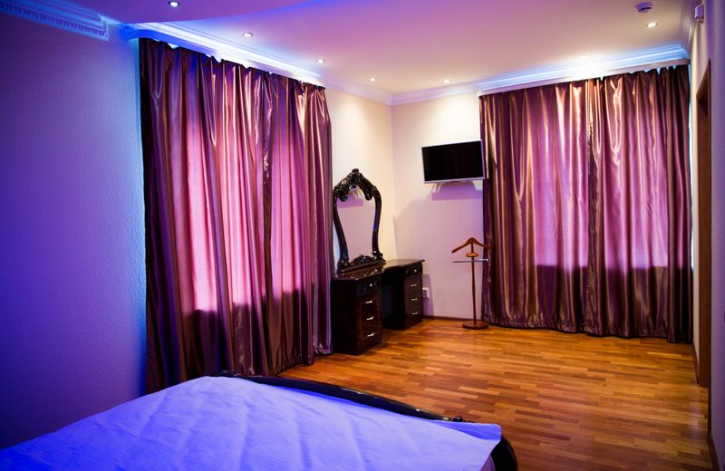 City Hotel
