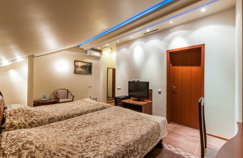 Cron Hotel