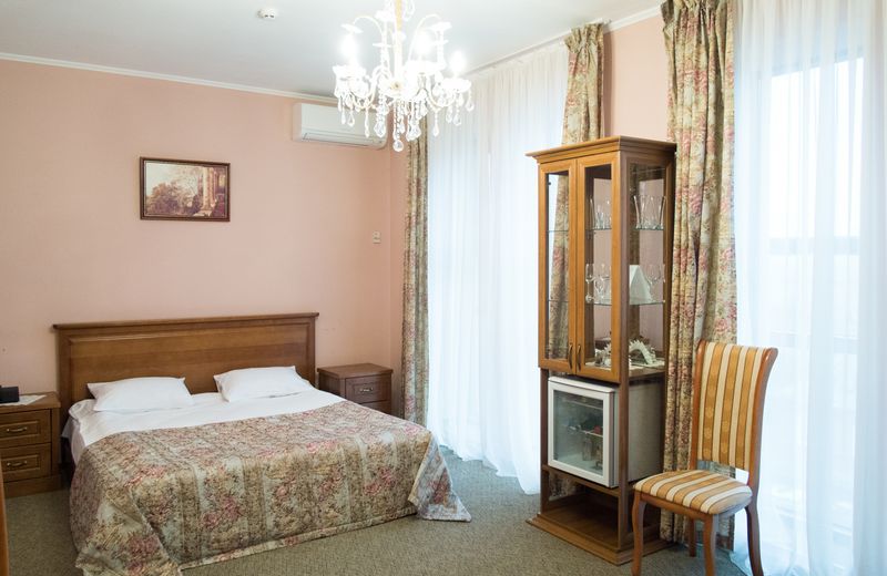 Cheri Hotel