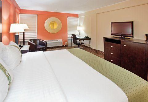Holiday Inn At the Campus, an IHG Hotel