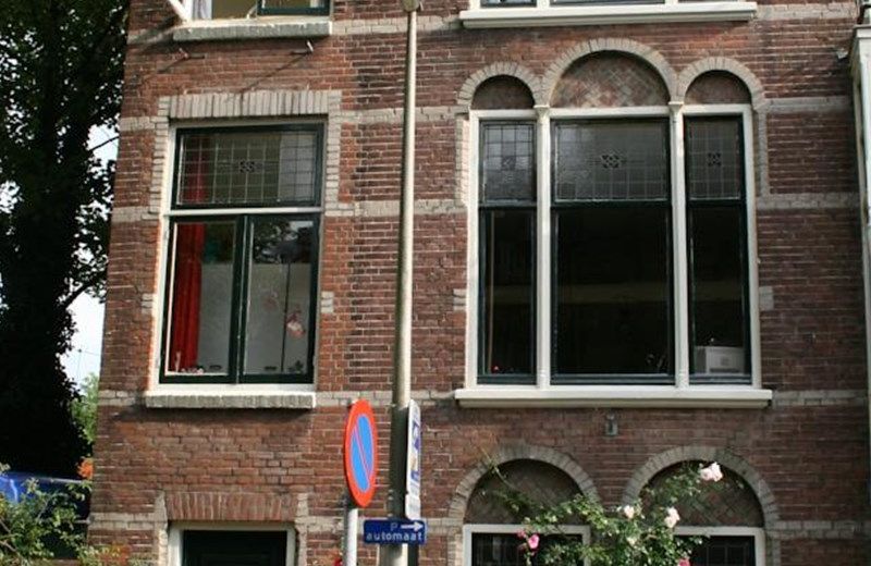 TUSSEN SPOOR EN SINGEL UTRECHT