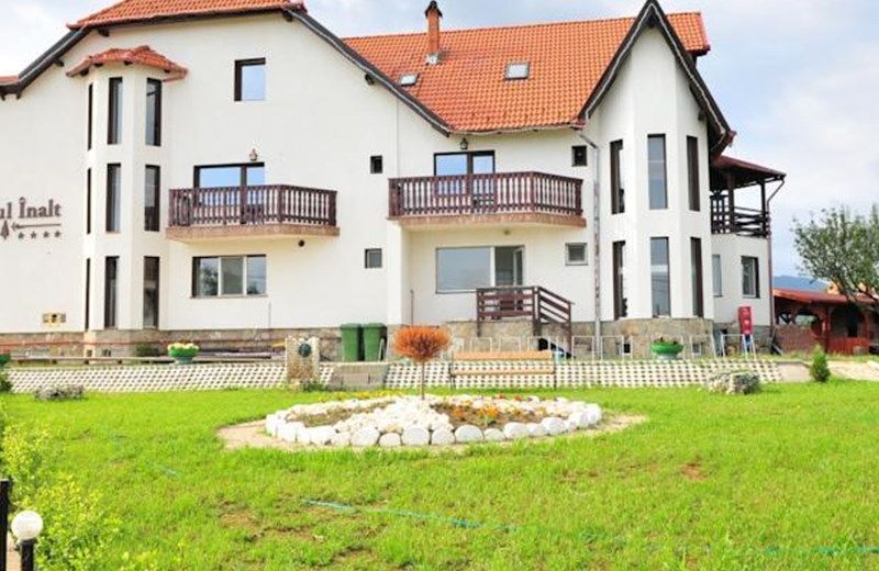 PENSIUNEA BRADUL INALT