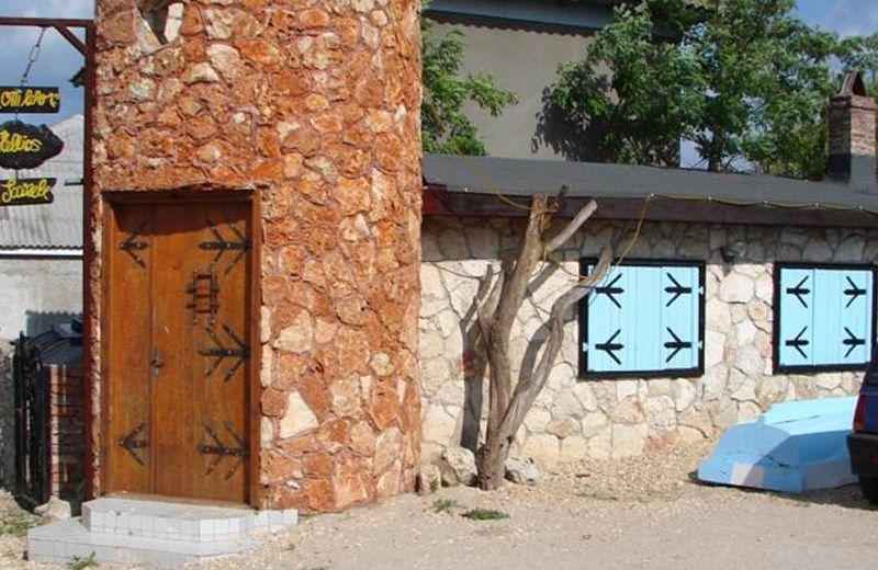 Hellios Inn