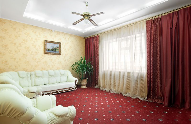 AMAKS Congress Hotel