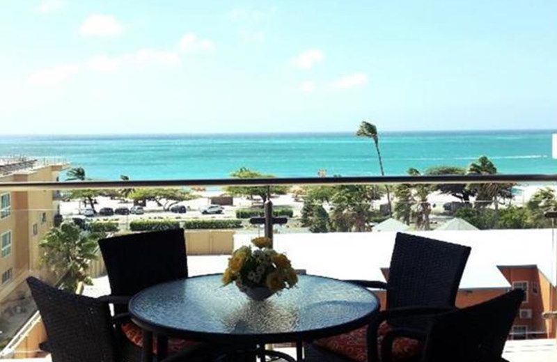 GORGEOUS TOP FLOOR APT. AT EAGLE BEACH ARUBA