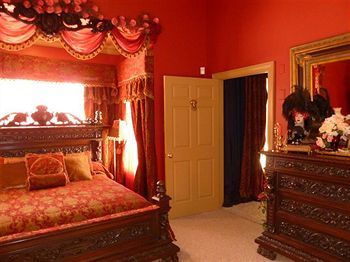 VICTORIAN ELEGANCE INN
