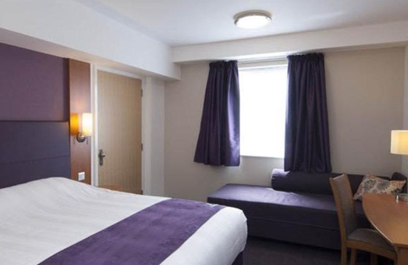 Premier Inn Leeds South