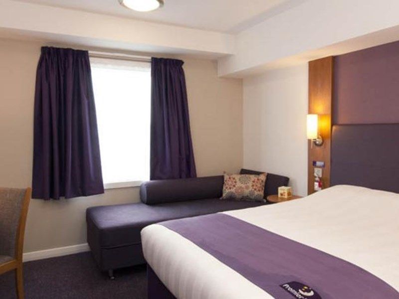 Premier Inn Glasgow Stepps M80, J3