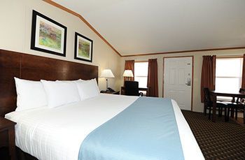 Instalodge Hotel and Suites Karnes City