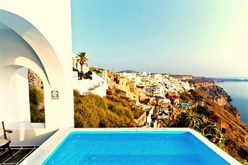 Kastro Suites