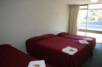 A Room For U