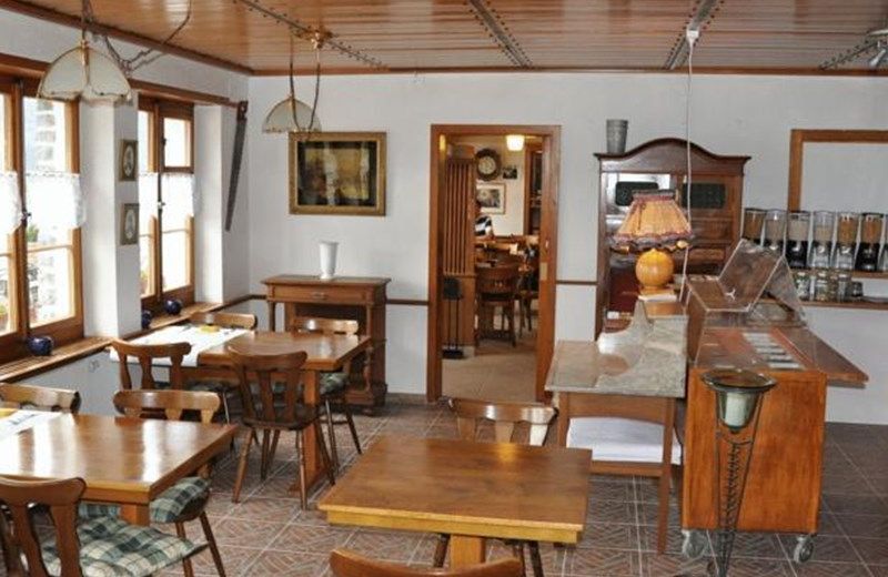 ART CHALET HIRSCHEN