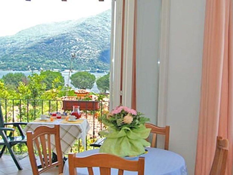 Appartment with private beach on quiet location
