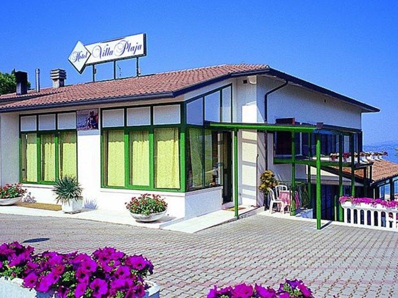 Outdoor Pictures 1