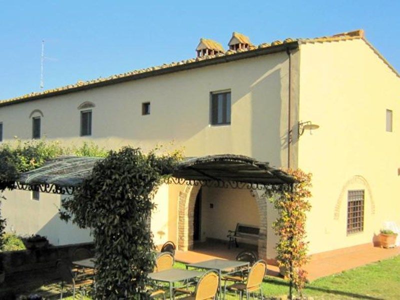 Cozy apartment in a farmhouse with swimming pool, in the Chianti region