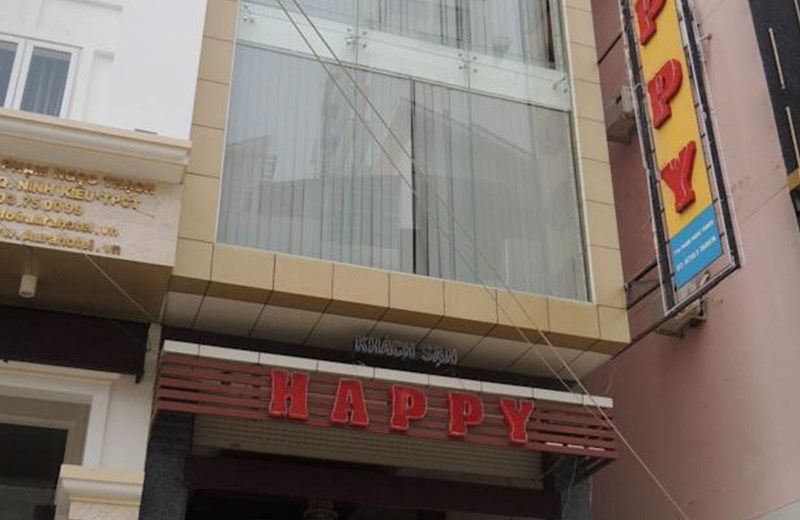 Happy Hotel