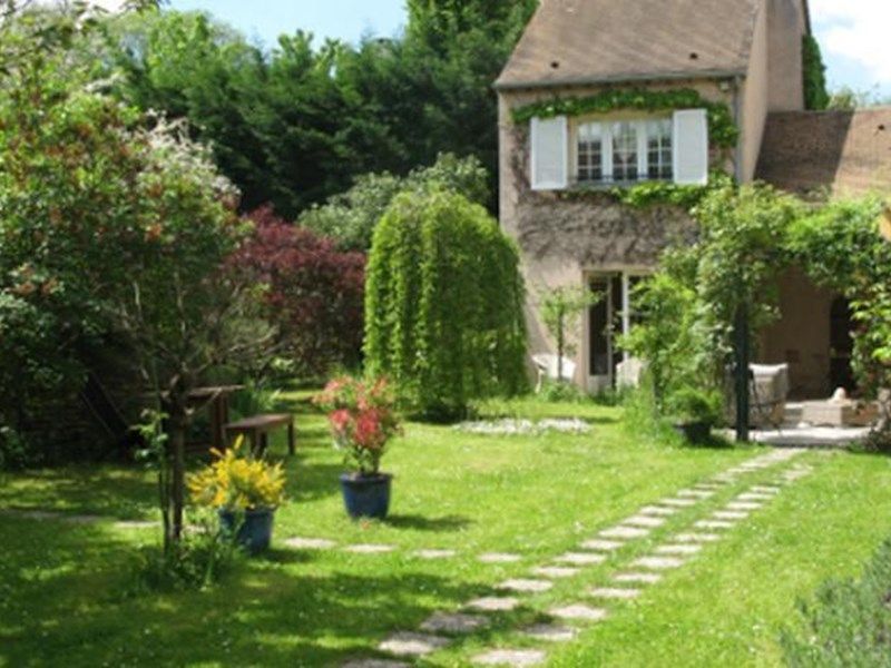 LA BARRIÈRE FLEURIE