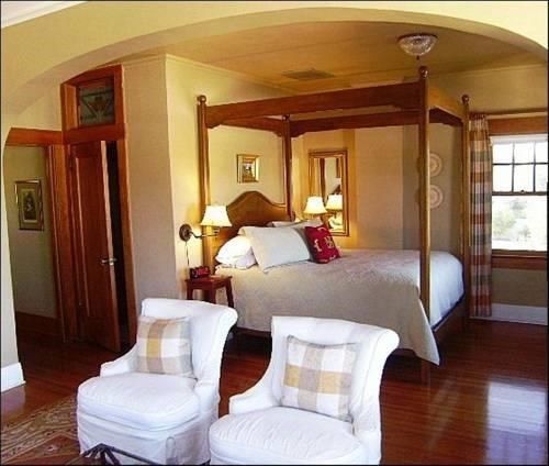 Catalina Park Inn Bed and Breakfast