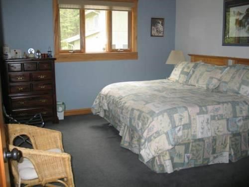 CHALET IN THE ROCKIES