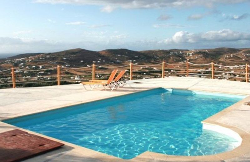 3 bedrooms villa with sea view shared pool and wifi at Paros 1 km away from the beach