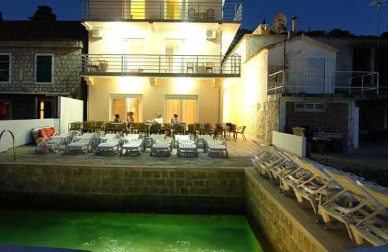 GUESTHOUSE CASTELLA