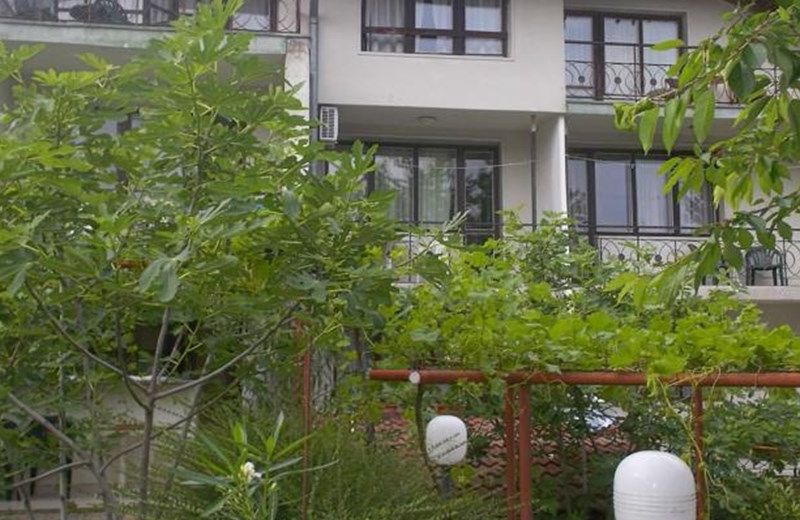 GUEST HOUSE MANO