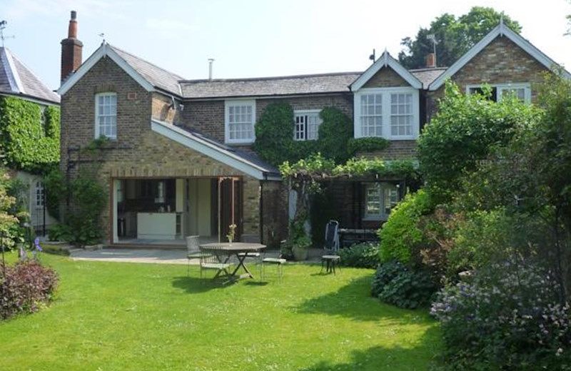 Manor Cottage Bed and Breakfast