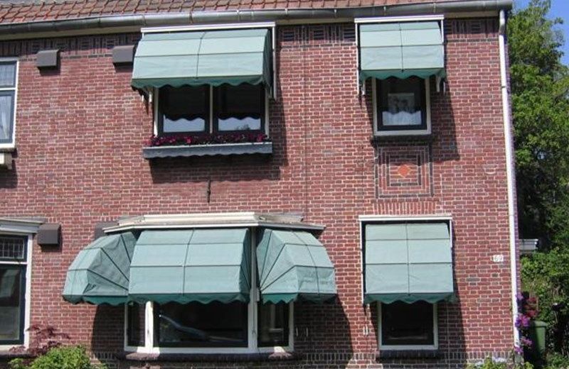 B & B AAN ??T VOLKSPARK