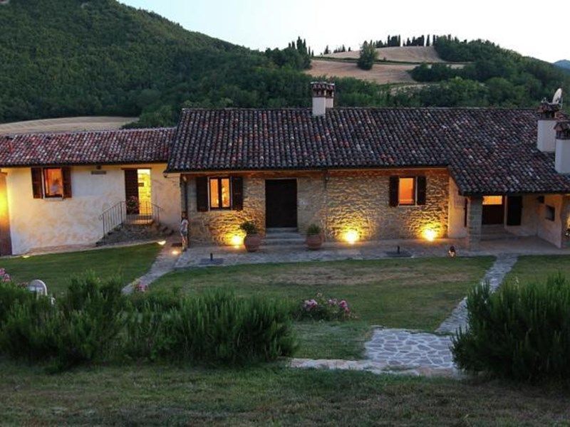 Vintage Holiday Home in Emilia-Romagna with Swimming Pool