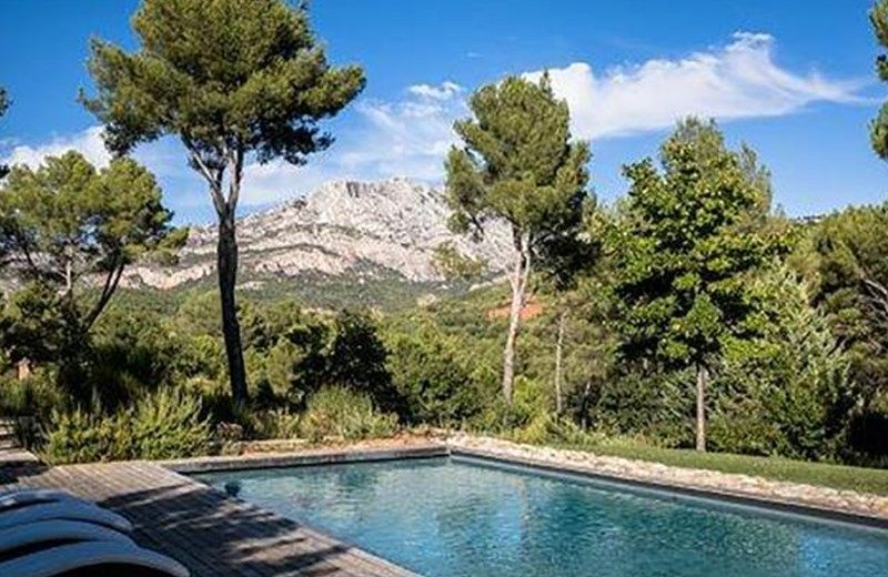Squarebreak - Villa facing the Sainte-Victoire