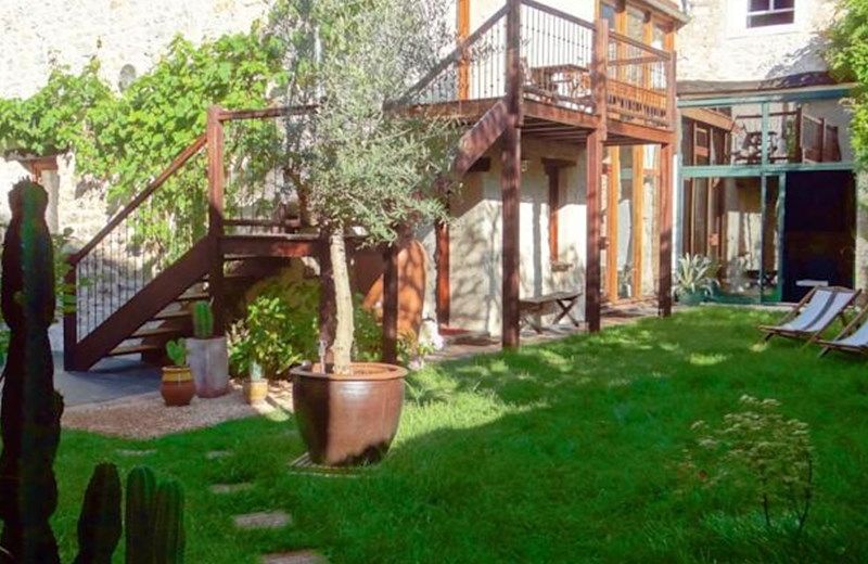 La Mona Guest House