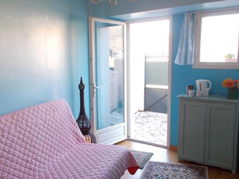 QUILLAN PRIVATE ROOM