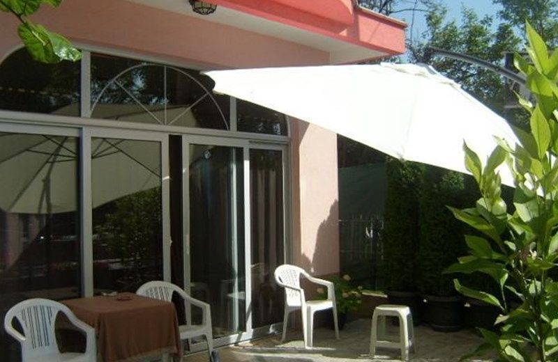 Kristina Apartments and Guest Rooms