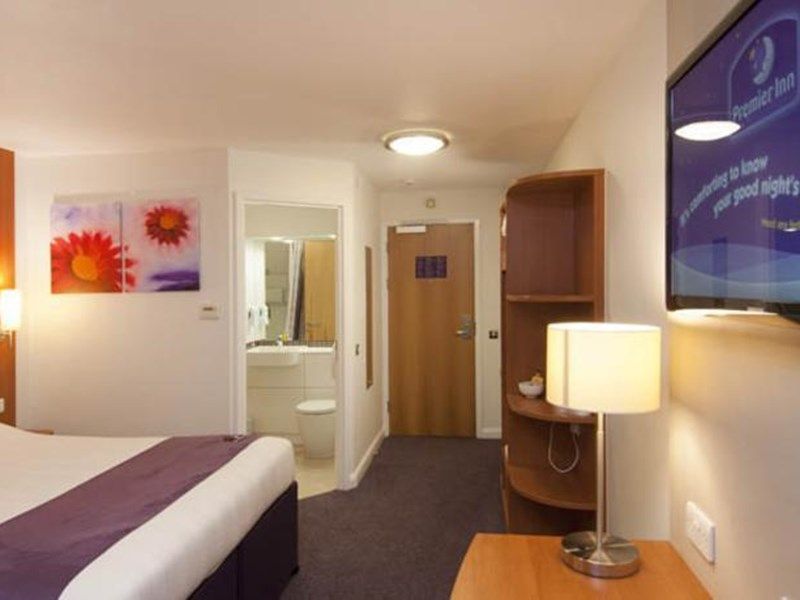 Premier Inn Glasgow Newton Mearns (M77 J4)