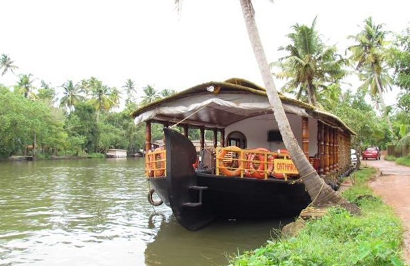 BACKWATER RETREAT HOUSE BOATS